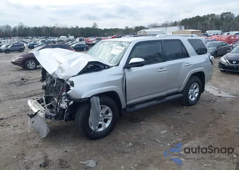 2015 Toyota 4Runner Sr5 z USA, uszkodzony, nr VIN JTEZU5JR9F5084381